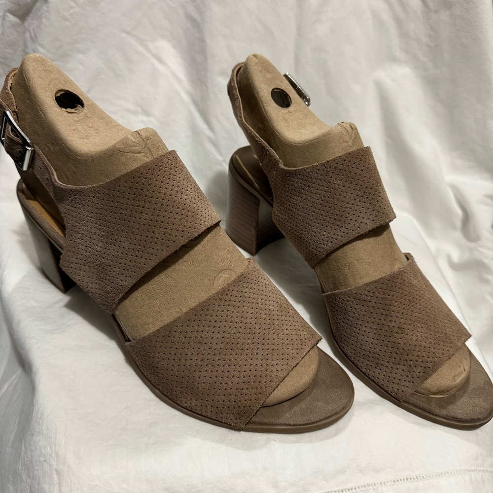 Franco Sarto block heel sandals - Picture 2 of 9